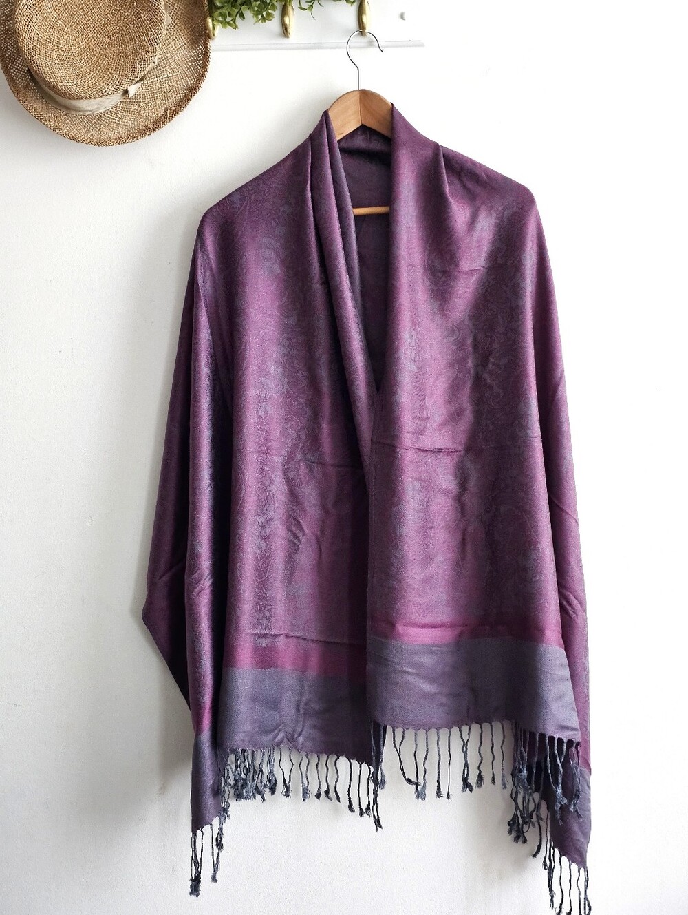 Pashmina 70% Pashmina 30% Silk Plum Gray Paisley Fringe Wrap Shawl